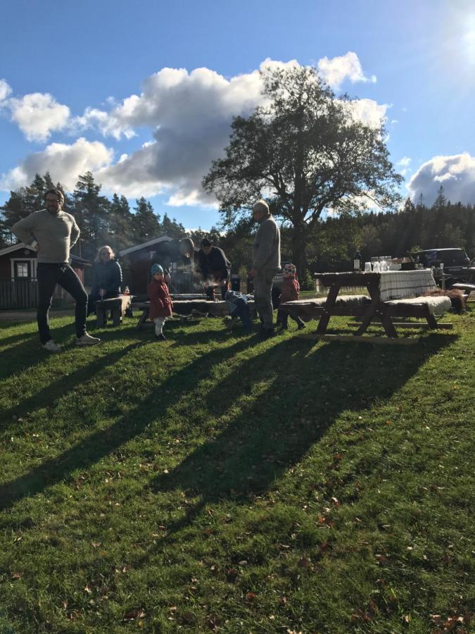 Bjoersjoeas Vildmark - Small Camping Cabin Close To Nature Olofstorp Bagian luar foto
