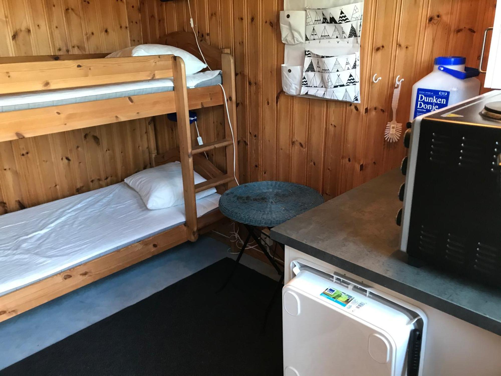 Bjoersjoeas Vildmark - Small Camping Cabin Close To Nature Olofstorp Ruang foto